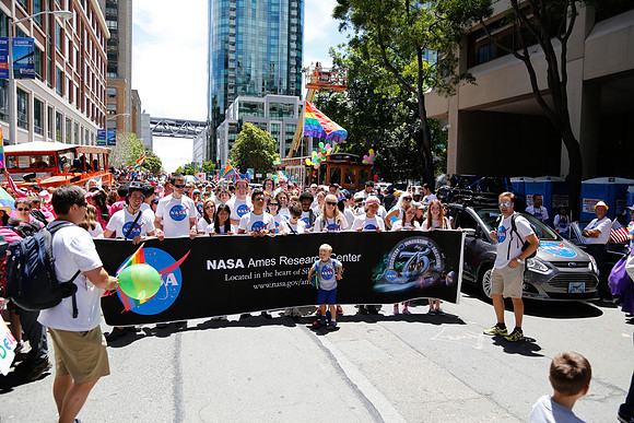 NASA_Pride_2015-400