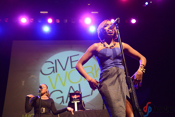 Estelle in concert at Samasource Give Work Gala