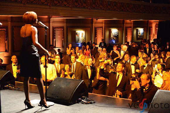 Estelle in concert at Samasource Give Work Gala