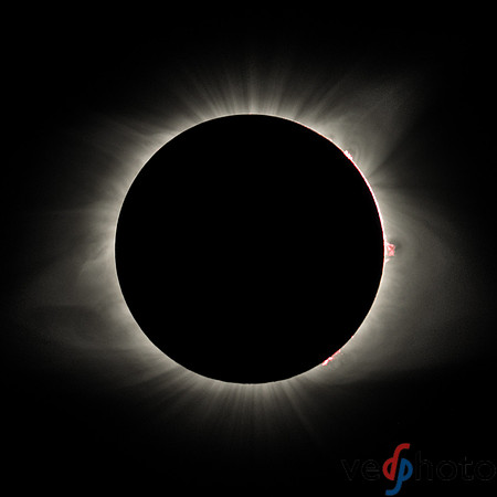Totality - Solar Chromosphere and Bailys Beads
