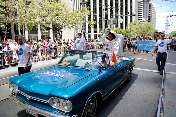 NASA_Pride_2015-600